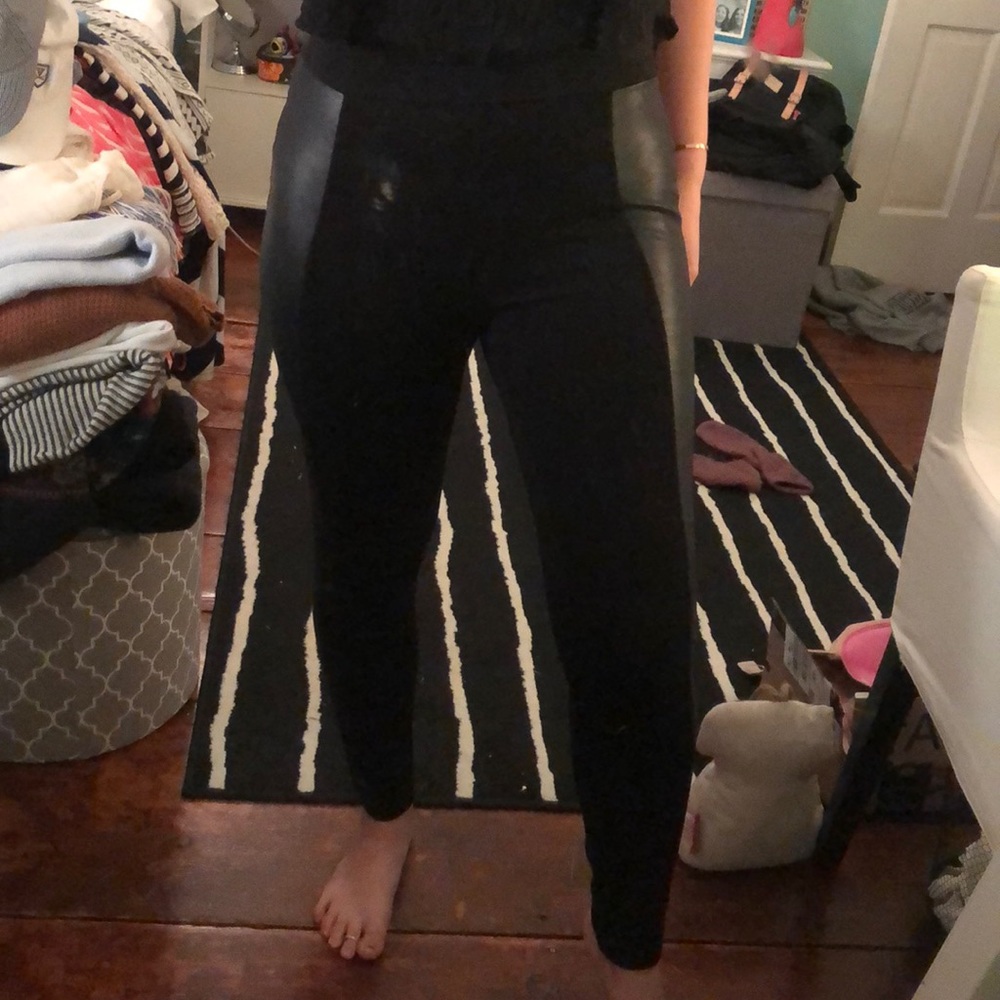 Black leggings with leather side panels